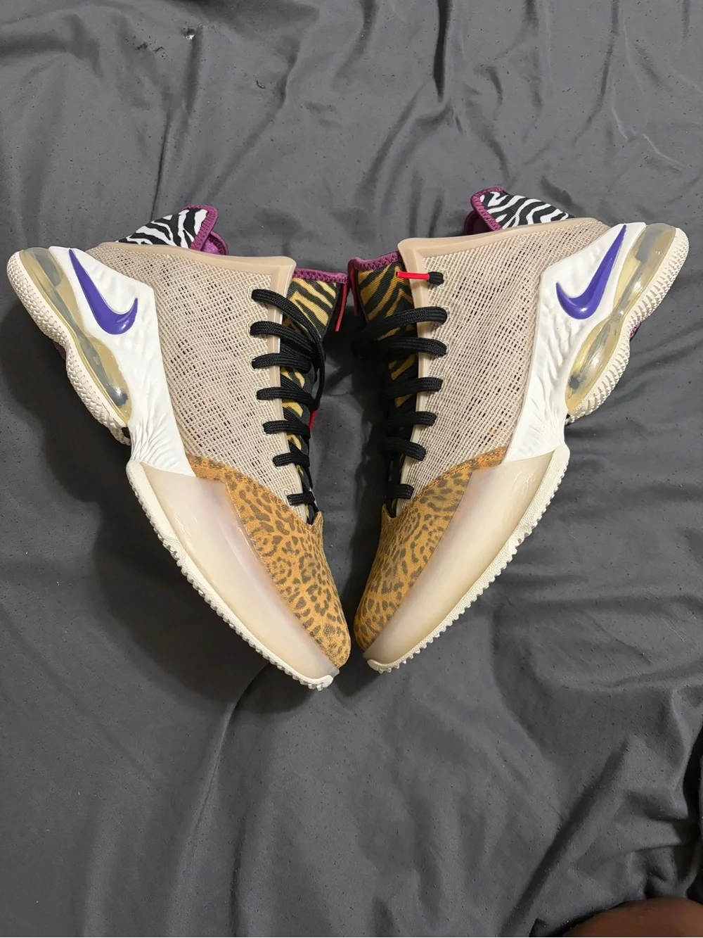 Nike LeBron low 19 safari